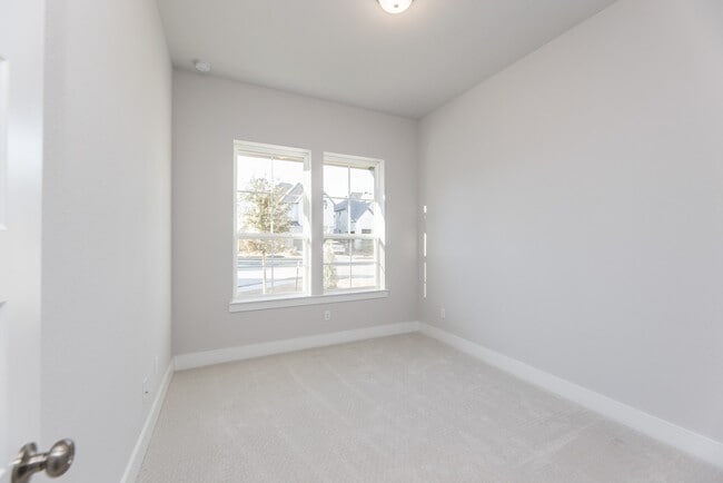 Building Photo - 26319 Camden Cyn Ave