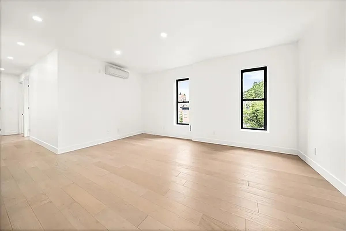 Building Photo - 411 11th St