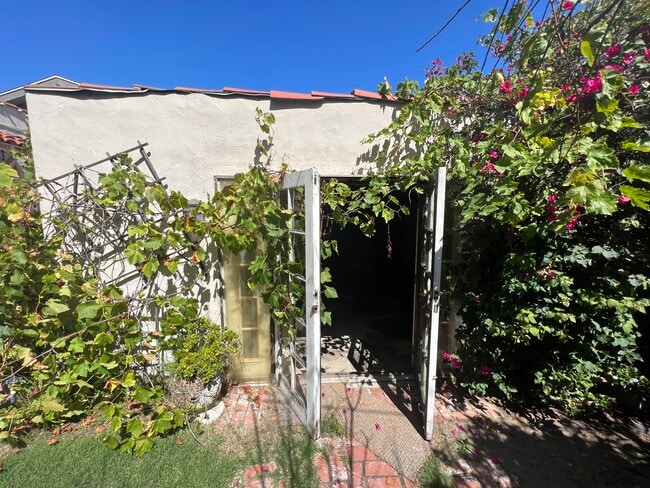 2 CAR GARAGE. ENTER FROM BACKYARD - 2441 10th St