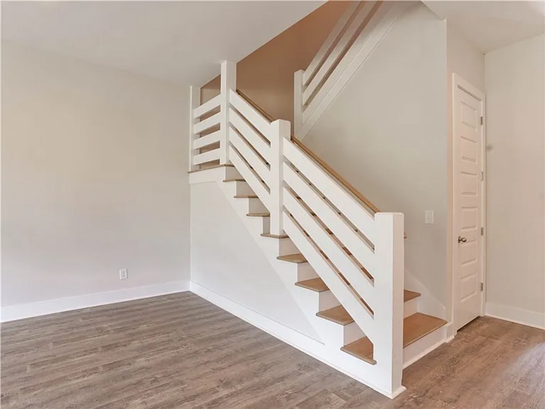 Building Photo - Owen's Crossing Townhome