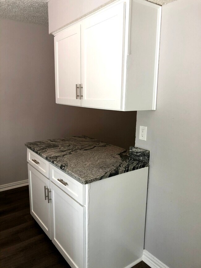 Building Photo - 1741 Crystal Way