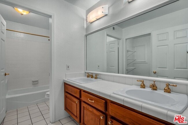 Building Photo - 7513 W 83rd St