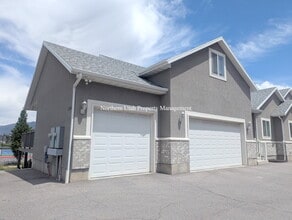Building Photo - Spacious 3-Bed, 2-Bath Gem in Bountiful