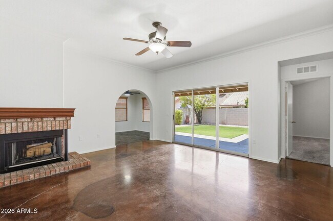 Building Photo - 457 S Meadows Dr