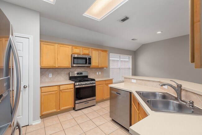 Building Photo - 18126 Stone Trail Manor Dr