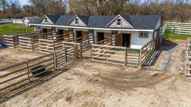 Building Photo - 708 S Rose Farm Rd