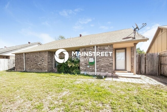 Building Photo - 3 Bedroom Pet-Friendly Home in Oklahoma City, OK with Main Street Renewal