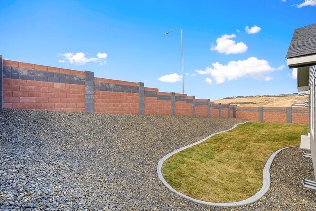 Building Photo - Beautiful brand new rental