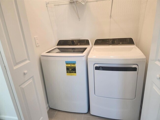 Building Photo - 2724 Skyline Lp