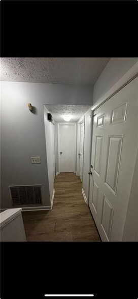 Building Photo - 3451 Cobbs Ferry Dr