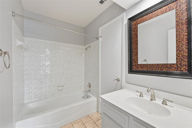 Building Photo - 6117 Lantana Ln
