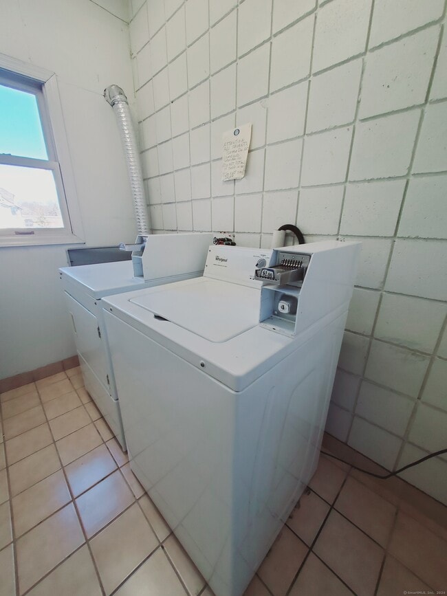 Building Photo - 12 Houston Terrace