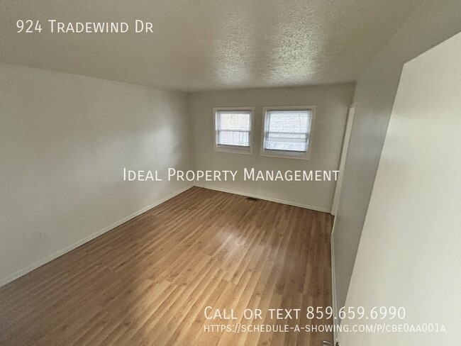 Building Photo - 924 Tradewind Dr