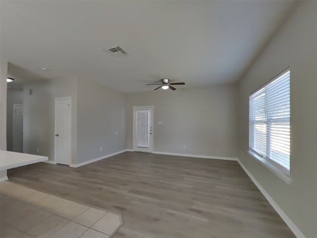 Building Photo - 21214 Peachvine Ln