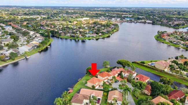 Building Photo - 12561 Shoreside Ln