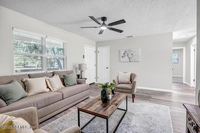 Building Photo - Waterfront 3 BR 2 BA Remodeled Rental Home