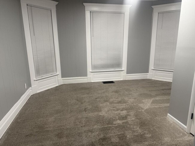 Building Photo - 202-204 Central Ave