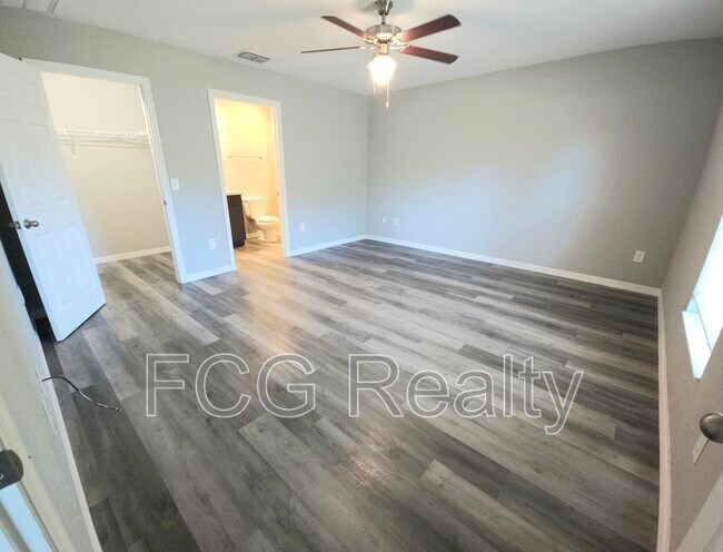 Building Photo - 525 Marion Oaks Ln