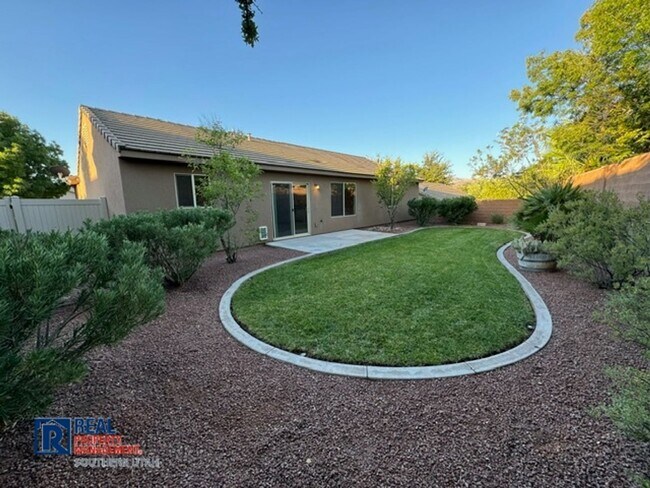 Building Photo - Terraces At Seven Hills