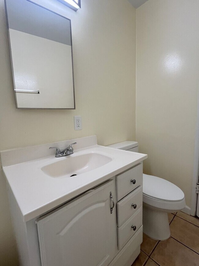 Building Photo - 32037-32041 Avenue E