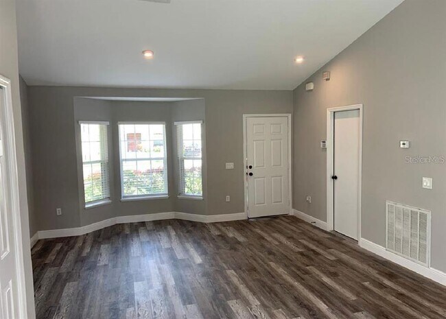 Building Photo - 118 Pine Rustle Ln