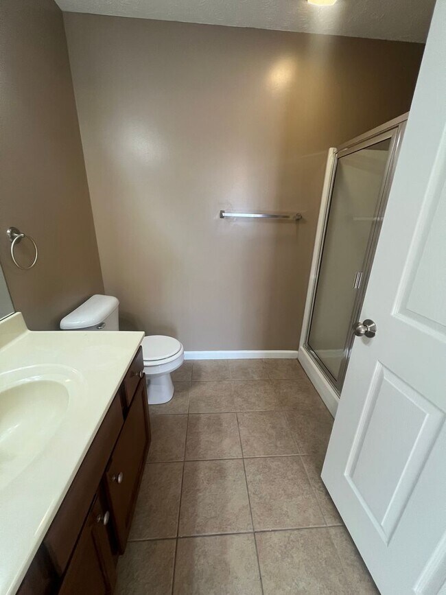 Building Photo - Beautiful 2 Bedroom 2.5 Bath Condo With Loft Space!