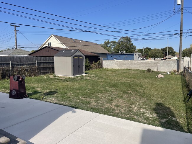 Building Photo - 13144 Orange St