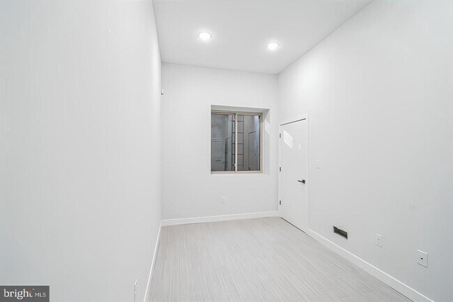 Building Photo - 2417 N 7th St