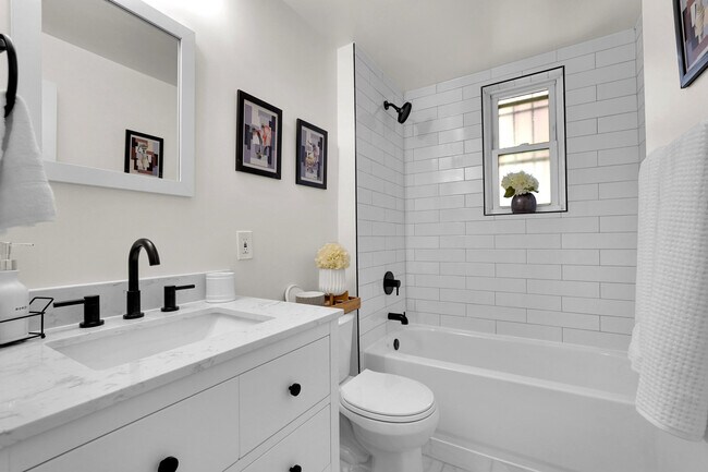 Building Photo - 506 M St NW