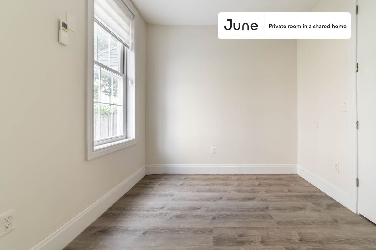 Building Photo - Room in Shared 2 bed/1 bath home in Greenpoint