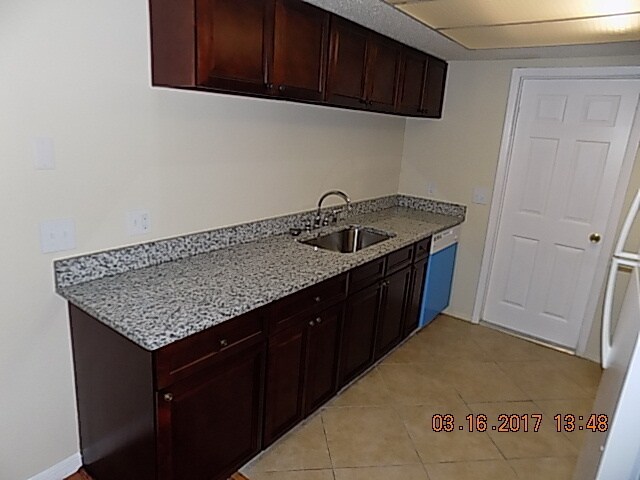 Building Photo - Exceptional 3/2/1 Home in Hudson