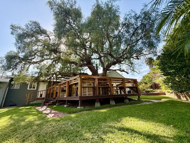 Building Photo - Beautiful 3BR/3BA Point Loma Home with Vaulted Ceilings & Central AC