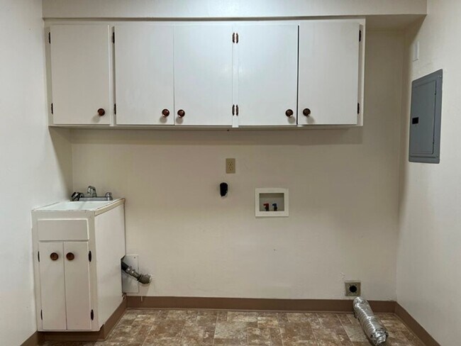 Building Photo - haym01*