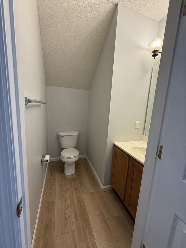 .5 bathroom - 3208 Rue Royale St