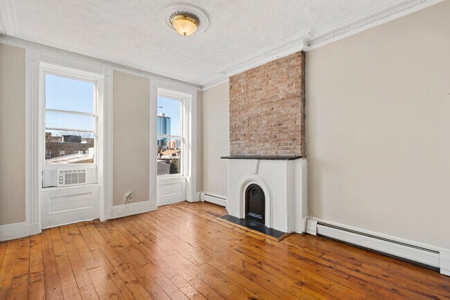 Primary Photo - 38 Wayne St