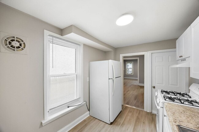 Building Photo - 3 Bedroom townhouse in Wilmington