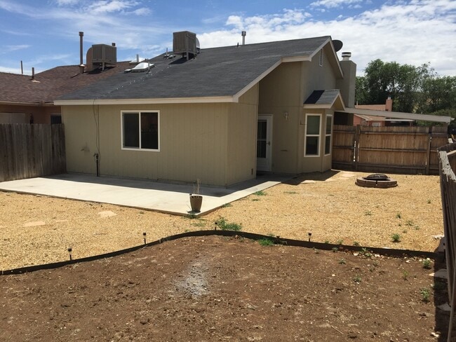Building Photo - 6515 Azuelo Ave NW