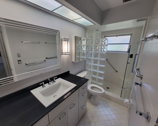 Building Photo - 2/2 Villa in Clearwater - 55+ Community