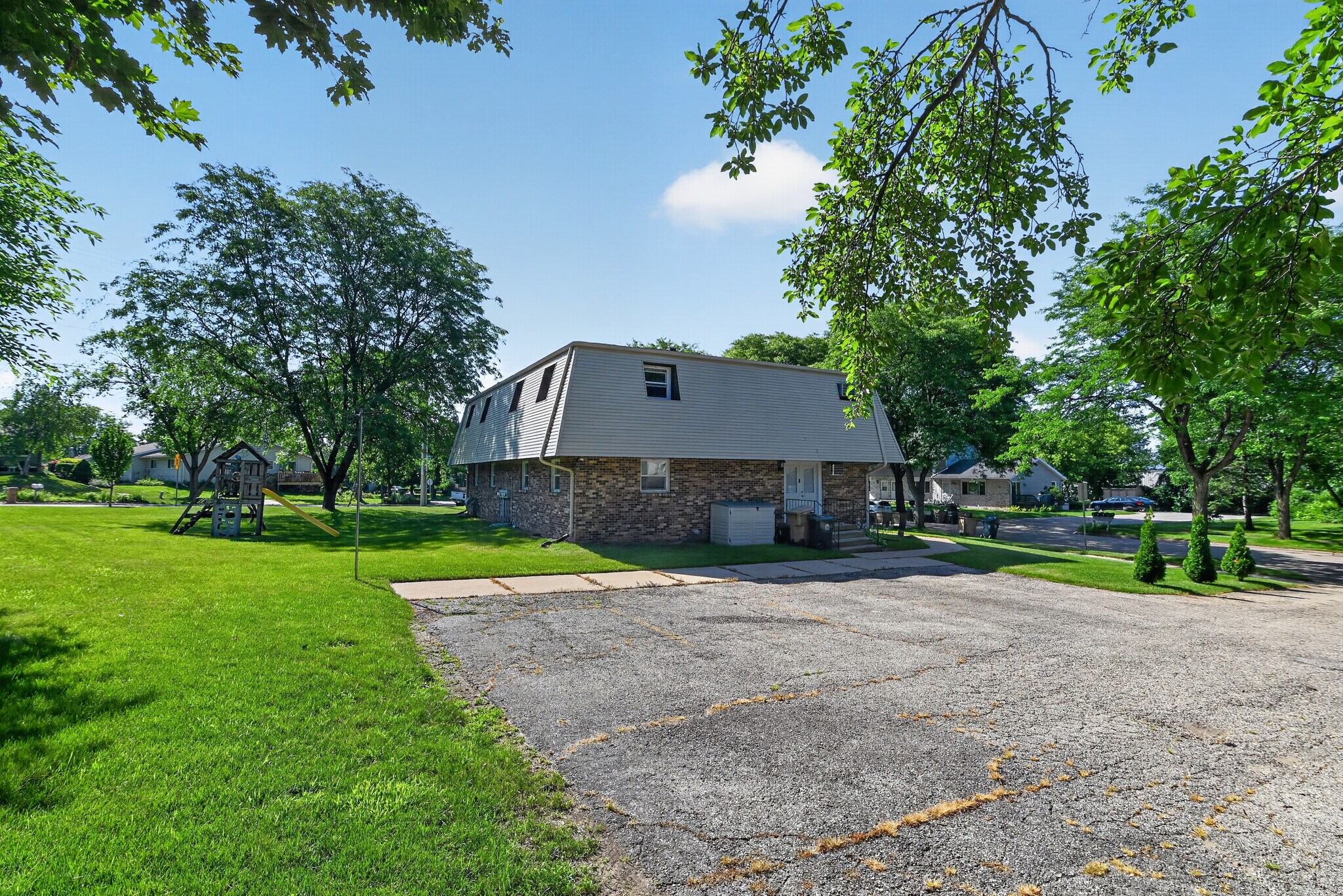 Building Photo - 5110 Pebblebrook Dr