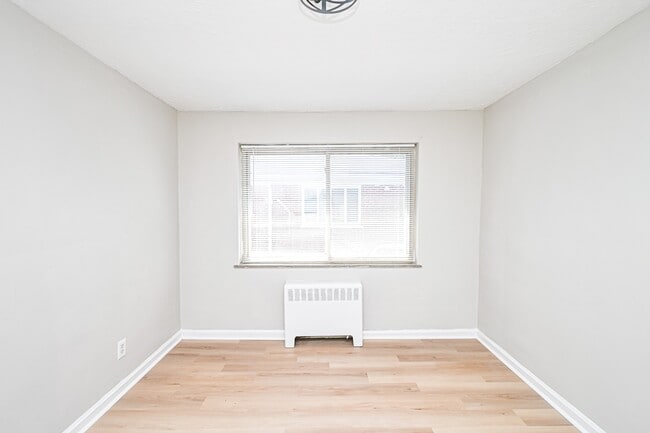Building Photo - 7139 Eastlawn Dr
