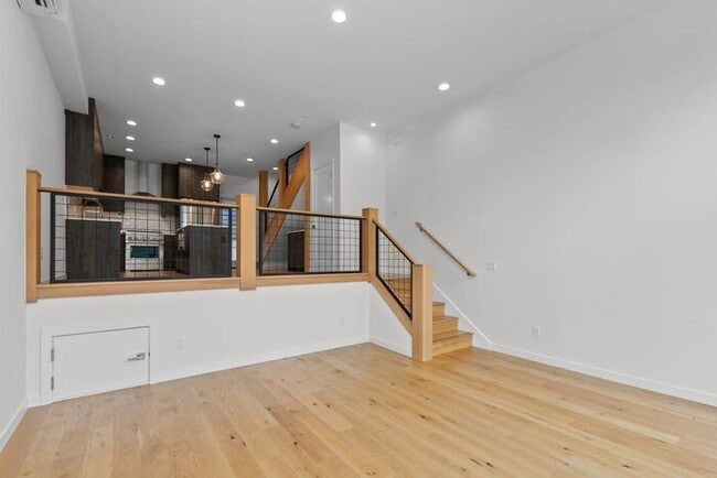 Building Photo - ULTRA-MODERN Townhome w/AC and Views in the Heart of Eastlake!