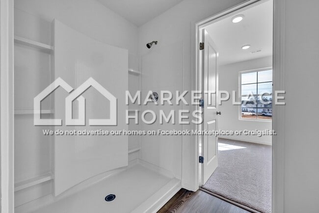 Building Photo - 327 Orchid Ln