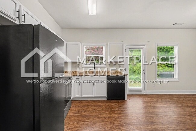 Building Photo - 835 Johnson St