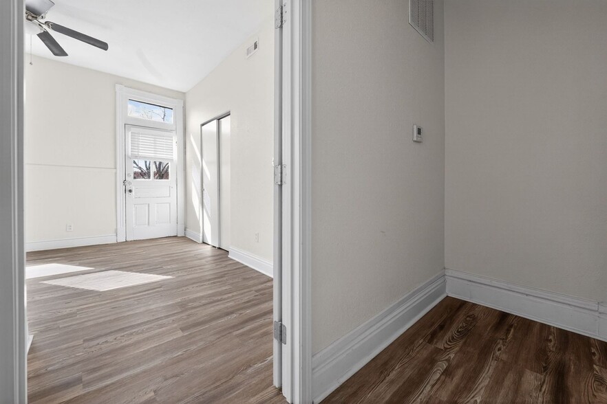 Building Photo - 2918 Sidney St