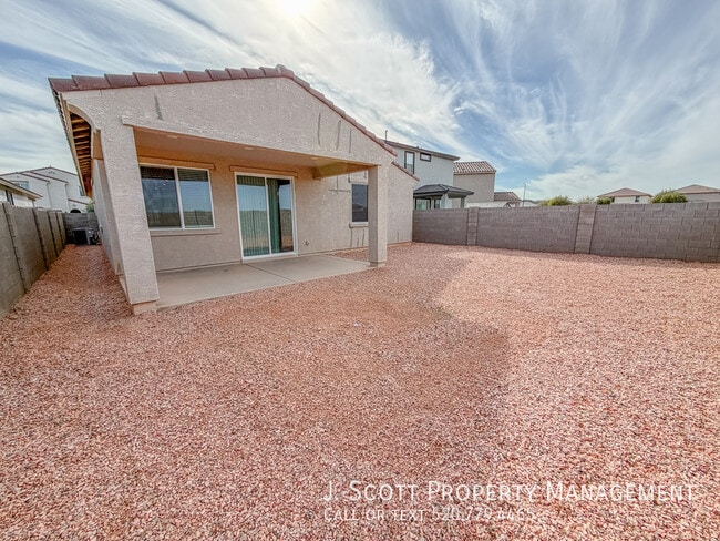 Building Photo - 18266 W Paraiso Dr