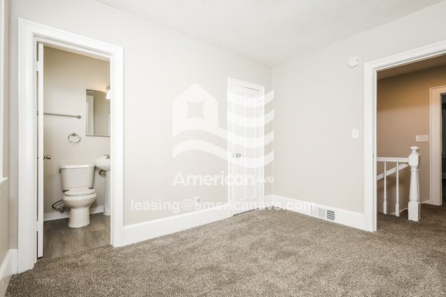 Building Photo - 1221 Azalea Ct