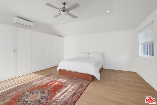 Building Photo - 743 N Orange Dr