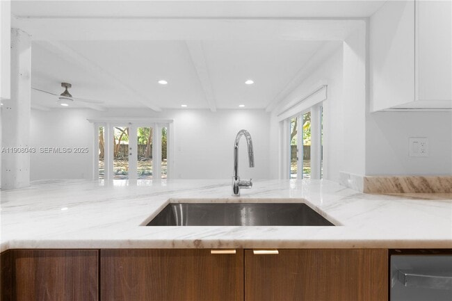 Building Photo - 16412 SW 74 CT