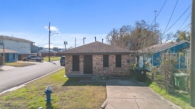 Building Photo - 1430 E 32nd 1/2 St