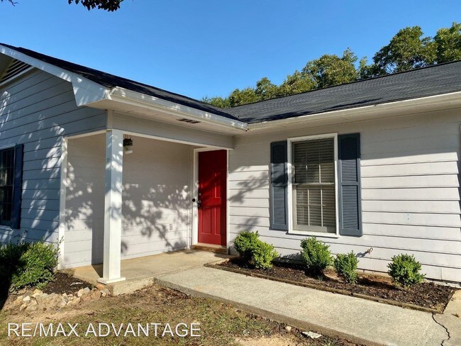 Building Photo - 3 br, 2 bath House - 130 N. HAMPTON DR.